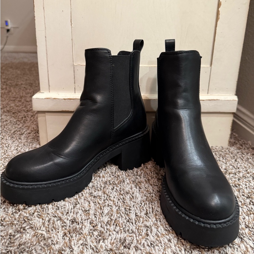 Madden Girl Platform Chelsea Boots - Picture 10 of 10